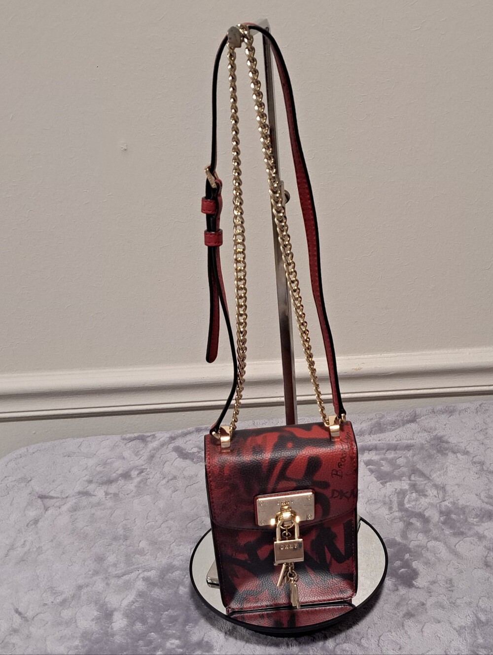 DKNY Elissa North South Mini Crossbody Bsg EUC - Picture 3 of 15